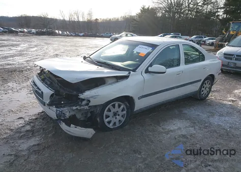 2002 Volvo S60 2.4 from USA, damaged, VIN YV1RS61R722107484